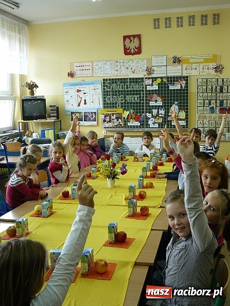 Zdjęcie w galerii na portalu naszraciborz.pl: Dzień Zdrowego Śniadania w SP 15 wiadomości z regionu