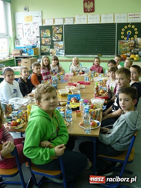 Zdjęcie w galerii na portalu naszraciborz.pl: Dzień Zdrowego Śniadania w SP 15 wiadomości z regionu