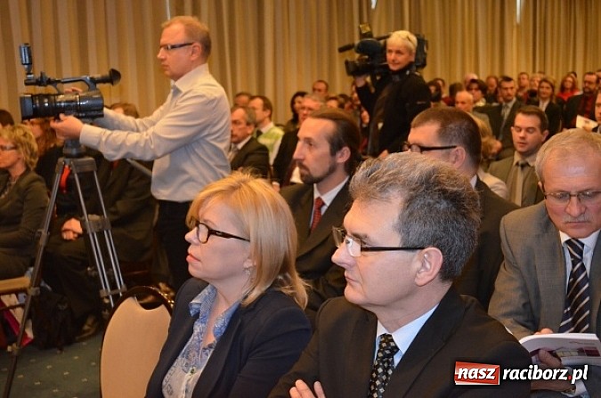 Zdjęcie w galerii na portalu naszraciborz.pl: Duże pieniądze na niską emisję wiadomości z regionu