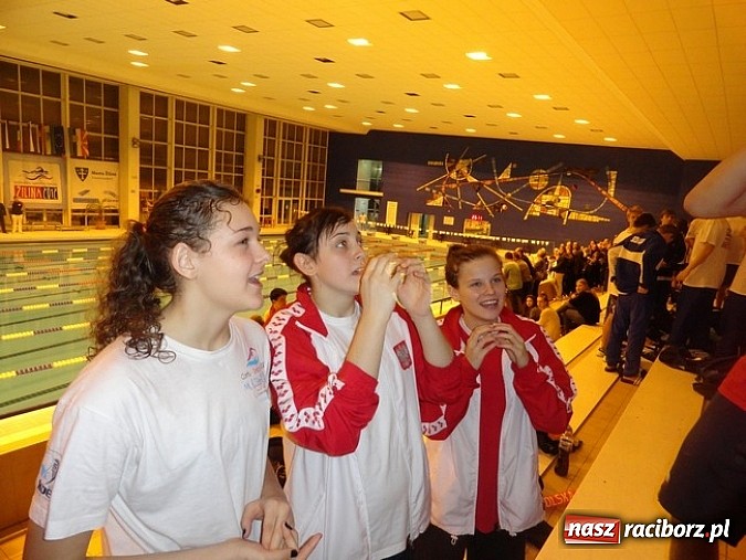 Zdjęcie w galerii na portalu naszraciborz.pl: Pływanie: Nasi zawodnicy z medalami wiadomości z regionu