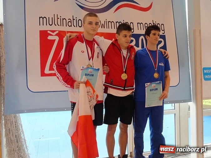 Zdjęcie w galerii na portalu naszraciborz.pl: Pływanie: Nasi zawodnicy z medalami wiadomości z regionu