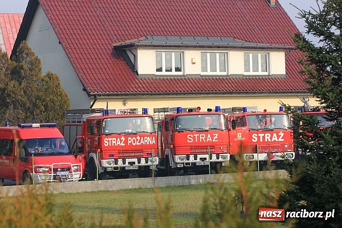 Zdjęcie w galerii na portalu naszraciborz.pl: Ostatnie pożegnanie śp. Mariusza Pendzicha, sołtysa Nędzy i naczelnika OSP wiadomości z regionu