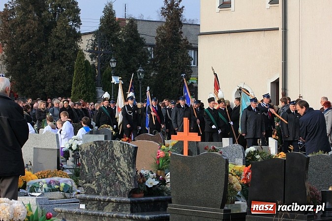 Zdjęcie w galerii na portalu naszraciborz.pl: Ostatnie pożegnanie śp. Mariusza Pendzicha, sołtysa Nędzy i naczelnika OSP wiadomości z regionu