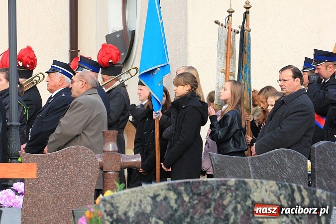 Zdjęcie w galerii na portalu naszraciborz.pl: Ostatnie pożegnanie śp. Mariusza Pendzicha, sołtysa Nędzy i naczelnika OSP wiadomości z regionu