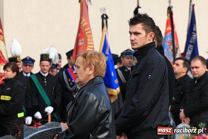 Zdjęcie w galerii na portalu naszraciborz.pl: Ostatnie pożegnanie śp. Mariusza Pendzicha, sołtysa Nędzy i naczelnika OSP wiadomości z regionu