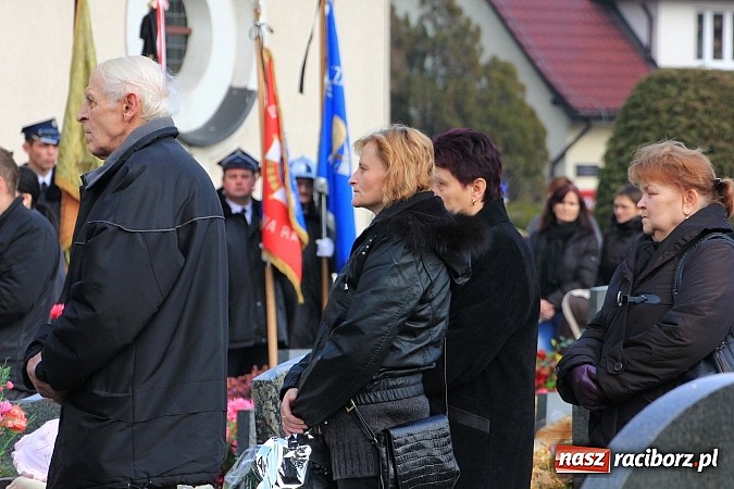 Zdjęcie w galerii na portalu naszraciborz.pl: Ostatnie pożegnanie śp. Mariusza Pendzicha, sołtysa Nędzy i naczelnika OSP wiadomości z regionu