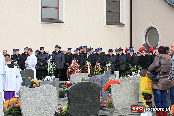 Zdjęcie w galerii na portalu naszraciborz.pl: Ostatnie pożegnanie śp. Mariusza Pendzicha, sołtysa Nędzy i naczelnika OSP wiadomości z regionu