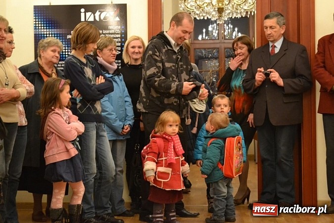 Zdjęcie w galerii na portalu naszraciborz.pl: Łężczok w fotografii - wernisaż Wiesławy Hołyńskiej wiadomości z regionu