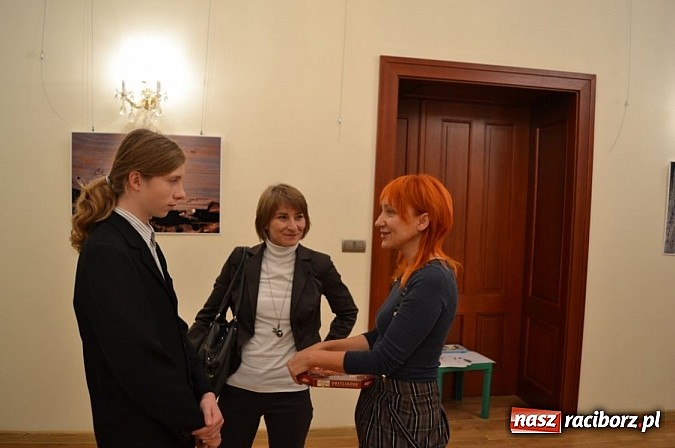 Zdjęcie w galerii na portalu naszraciborz.pl: Łężczok w fotografii - wernisaż Wiesławy Hołyńskiej wiadomości z regionu