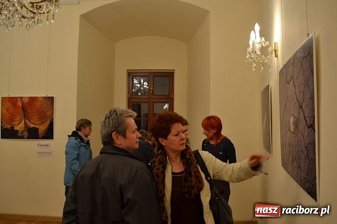 Zdjęcie w galerii na portalu naszraciborz.pl: Łężczok w fotografii - wernisaż Wiesławy Hołyńskiej wiadomości z regionu