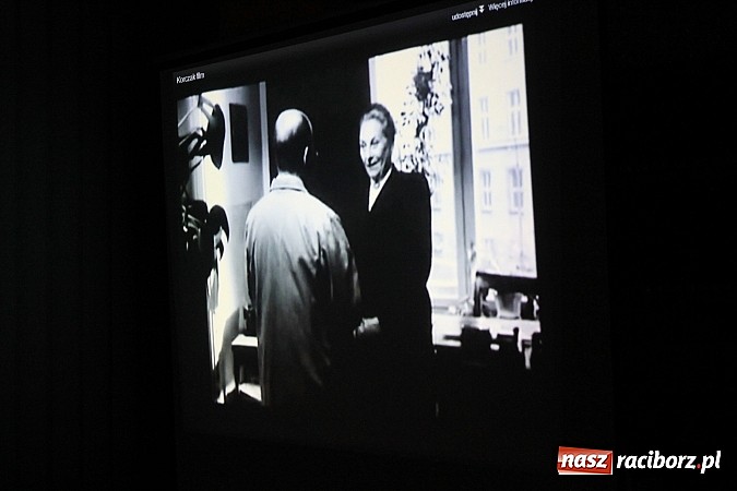 Zdjęcie w galerii na portalu naszraciborz.pl: Studenci uczcili pamieć Janusza Korczaka wiadomości z regionu