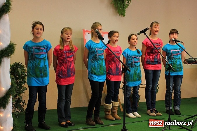 Zdjęcie w galerii na portalu naszraciborz.pl: Śpiewają po polsku i morawsku wiadomości z regionu