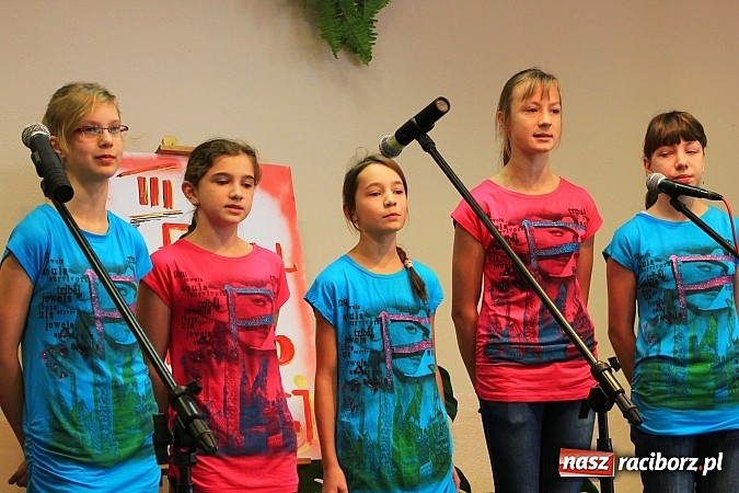 Zdjęcie w galerii na portalu naszraciborz.pl: Śpiewają po polsku i morawsku wiadomości z regionu