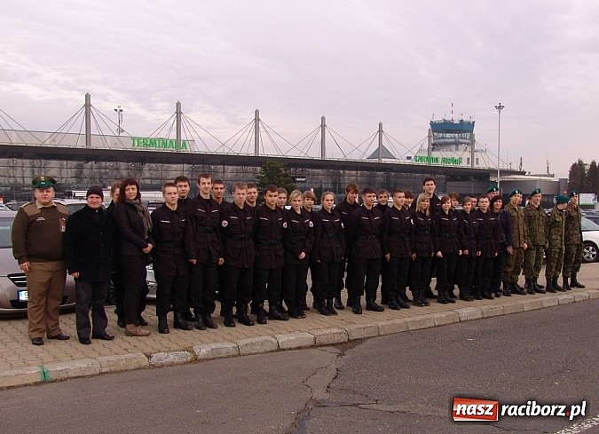 Zdjęcie w galerii na portalu naszraciborz.pl: Młodzież mundurowa w Straży Granicznej  wiadomości z regionu