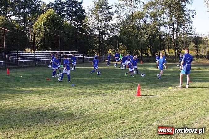 Zdjęcie w galerii na portalu naszraciborz.pl: Jak trenują śląskie „Szkółki piłkarskie NIVEA”? wiadomości z regionu