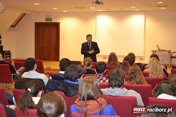 Zdjęcie w galerii na portalu naszraciborz.pl: Lekcja nt. działalności samorządu powiatowego wiadomości z regionu