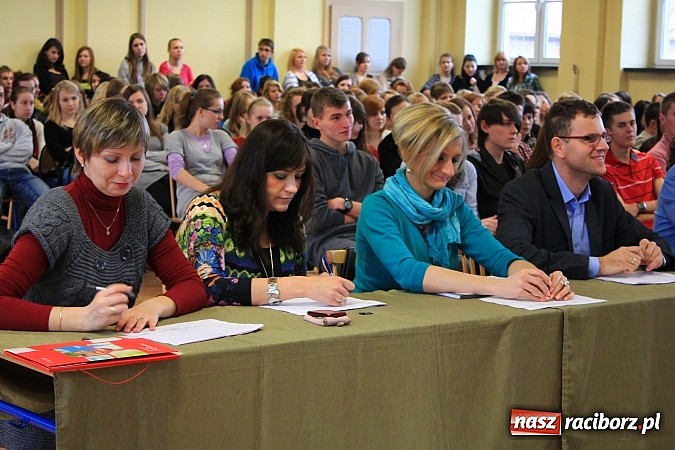 Zdjęcie w galerii na portalu naszraciborz.pl: Talent Show w Ekonomiku. Zwyciężył Przemek Kolowca wiadomości z regionu