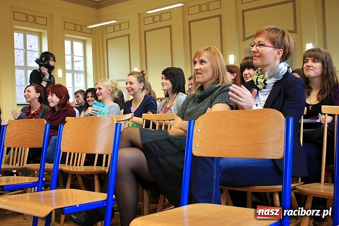 Zdjęcie w galerii na portalu naszraciborz.pl: Talent Show w Ekonomiku. Zwyciężył Przemek Kolowca wiadomości z regionu