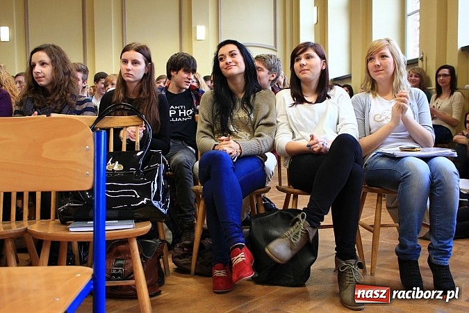 Zdjęcie w galerii na portalu naszraciborz.pl: Talent Show w Ekonomiku. Zwyciężył Przemek Kolowca wiadomości z regionu