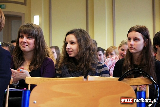 Zdjęcie w galerii na portalu naszraciborz.pl: Talent Show w Ekonomiku. Zwyciężył Przemek Kolowca wiadomości z regionu