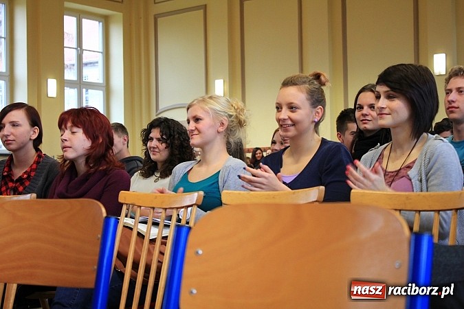 Zdjęcie w galerii na portalu naszraciborz.pl: Talent Show w Ekonomiku. Zwyciężył Przemek Kolowca wiadomości z regionu