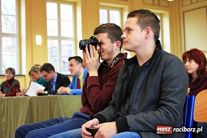 Zdjęcie w galerii na portalu naszraciborz.pl: Talent Show w Ekonomiku. Zwyciężył Przemek Kolowca wiadomości z regionu