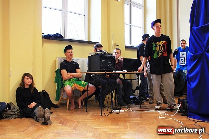 Zdjęcie w galerii na portalu naszraciborz.pl: Talent Show w Ekonomiku. Zwyciężył Przemek Kolowca wiadomości z regionu