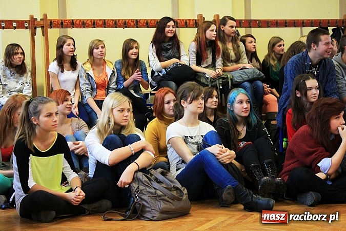 Zdjęcie w galerii na portalu naszraciborz.pl: Talent Show w Ekonomiku. Zwyciężył Przemek Kolowca wiadomości z regionu