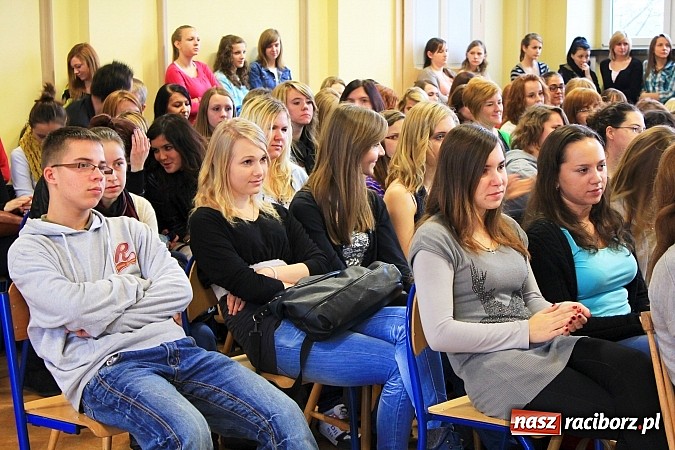 Zdjęcie w galerii na portalu naszraciborz.pl: Talent Show w Ekonomiku. Zwyciężył Przemek Kolowca wiadomości z regionu