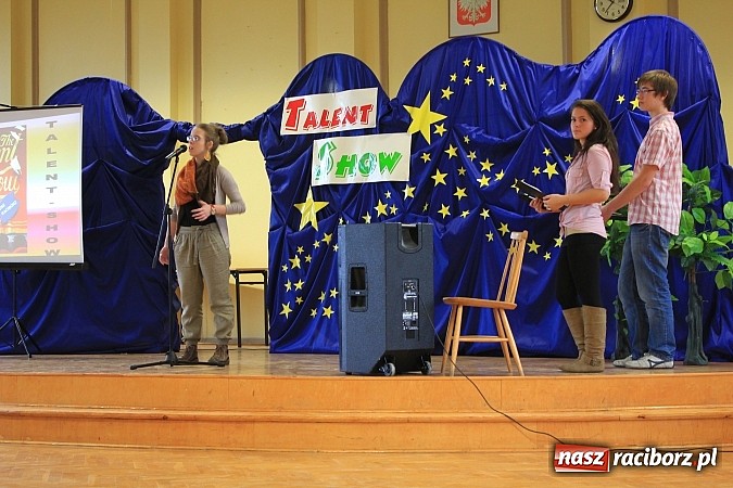Zdjęcie w galerii na portalu naszraciborz.pl: Talent Show w Ekonomiku. Zwyciężył Przemek Kolowca wiadomości z regionu