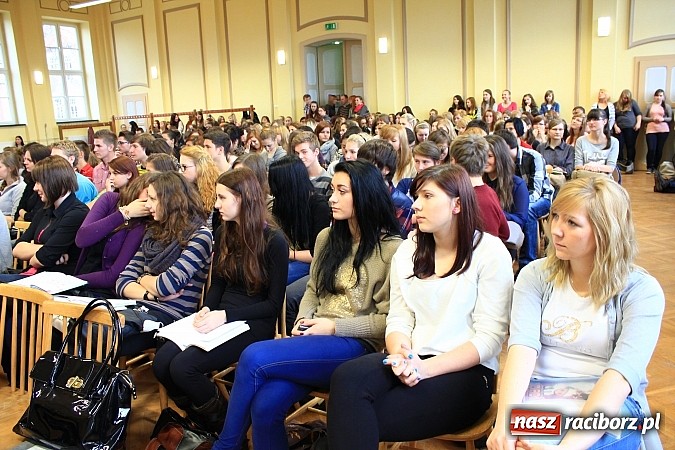 Zdjęcie w galerii na portalu naszraciborz.pl: Talent Show w Ekonomiku. Zwyciężył Przemek Kolowca wiadomości z regionu