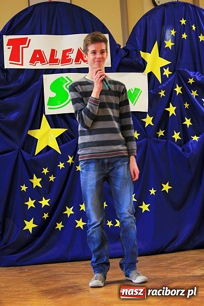 Zdjęcie w galerii na portalu naszraciborz.pl: Talent Show w Ekonomiku. Zwyciężył Przemek Kolowca wiadomości z regionu
