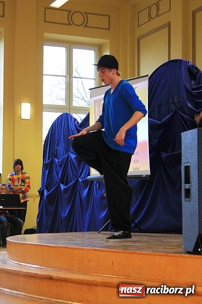 Zdjęcie w galerii na portalu naszraciborz.pl: Talent Show w Ekonomiku. Zwyciężył Przemek Kolowca wiadomości z regionu