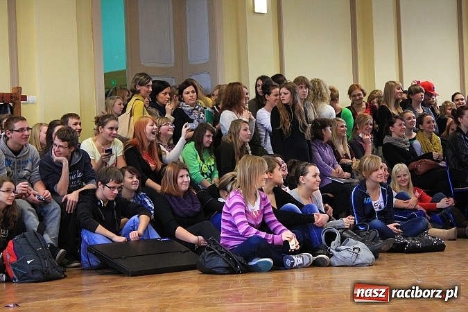 Zdjęcie w galerii na portalu naszraciborz.pl: Talent Show w Ekonomiku. Zwyciężył Przemek Kolowca wiadomości z regionu