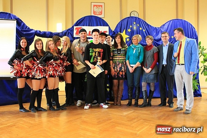 Zdjęcie w galerii na portalu naszraciborz.pl: Talent Show w Ekonomiku. Zwyciężył Przemek Kolowca wiadomości z regionu