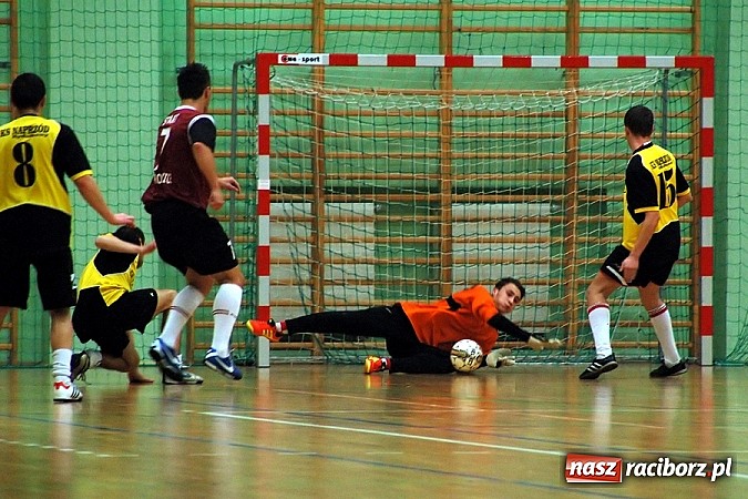 Zdjęcie w galerii na portalu naszraciborz.pl: Pierwsze punkty Feniksa wiadomości z regionu