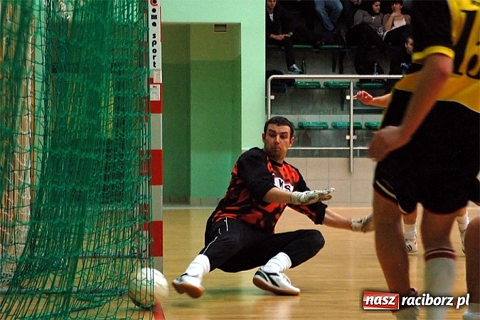 Zdjęcie w galerii na portalu naszraciborz.pl: Pierwsze punkty Feniksa wiadomości z regionu