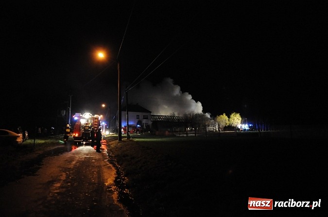 Zdjęcie w galerii na portalu naszraciborz.pl: Pożar gospodarstwa rolnego w Bolesławiu. 45 tys. zł strat. Uratowano mienie za 300 tys. zł wiadomości z regionu