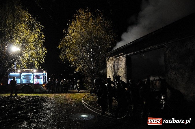 Zdjęcie w galerii na portalu naszraciborz.pl: Pożar gospodarstwa rolnego w Bolesławiu. 45 tys. zł strat. Uratowano mienie za 300 tys. zł wiadomości z regionu