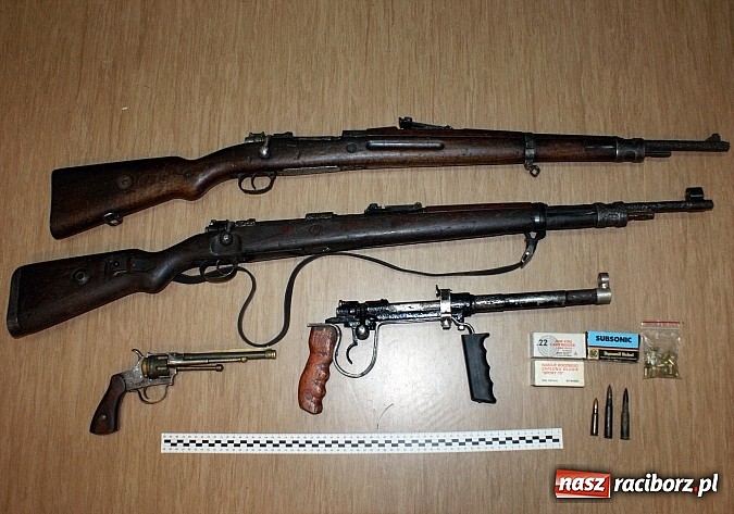 Zdjęcie w galerii na portalu naszraciborz.pl: Kolekcjoner broni i amunicji z Waryńskiego wpadł przez pożar w piwnicy wiadomości z regionu