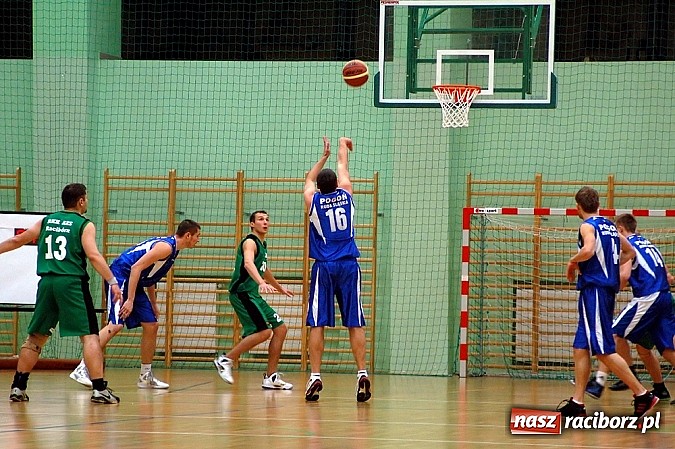 Zdjęcie w galerii na portalu naszraciborz.pl: Przeważyło doświadczenie faworyta meczu wiadomości z regionu