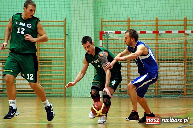 Zdjęcie w galerii na portalu naszraciborz.pl: Przeważyło doświadczenie faworyta meczu wiadomości z regionu