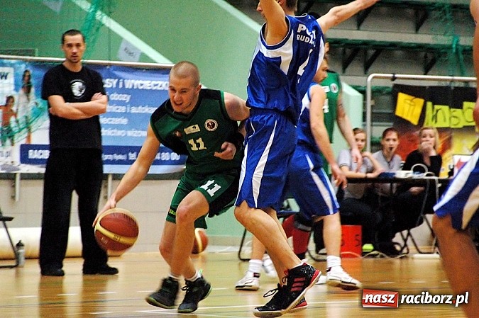 Zdjęcie w galerii na portalu naszraciborz.pl: Przeważyło doświadczenie faworyta meczu wiadomości z regionu