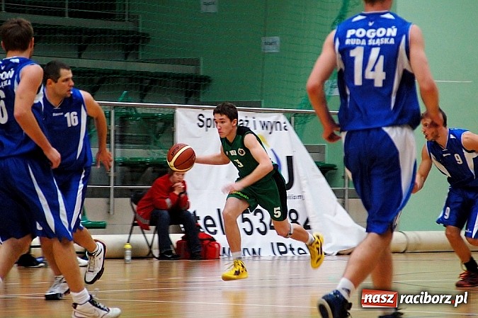 Zdjęcie w galerii na portalu naszraciborz.pl: Przeważyło doświadczenie faworyta meczu wiadomości z regionu