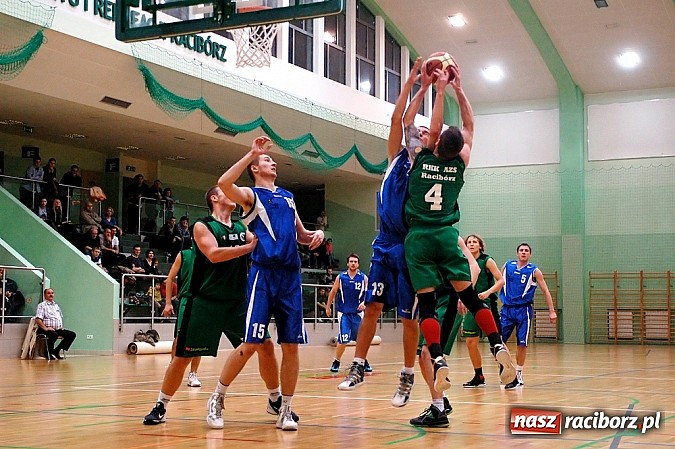 Zdjęcie w galerii na portalu naszraciborz.pl: Przeważyło doświadczenie faworyta meczu wiadomości z regionu