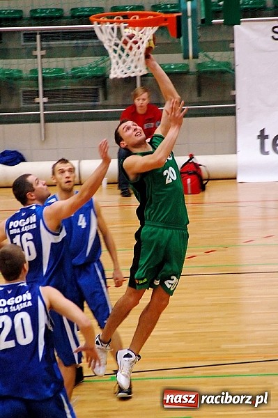 Zdjęcie w galerii na portalu naszraciborz.pl: Przeważyło doświadczenie faworyta meczu wiadomości z regionu