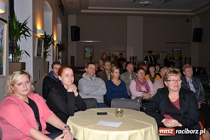 Zdjęcie w galerii na portalu naszraciborz.pl: Jesienny wieczór przy świecach wiadomości z regionu