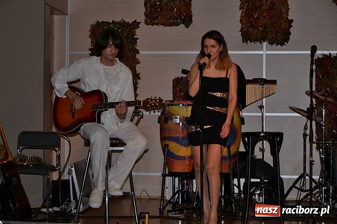 Zdjęcie w galerii na portalu naszraciborz.pl: Jesienny wieczór przy świecach wiadomości z regionu