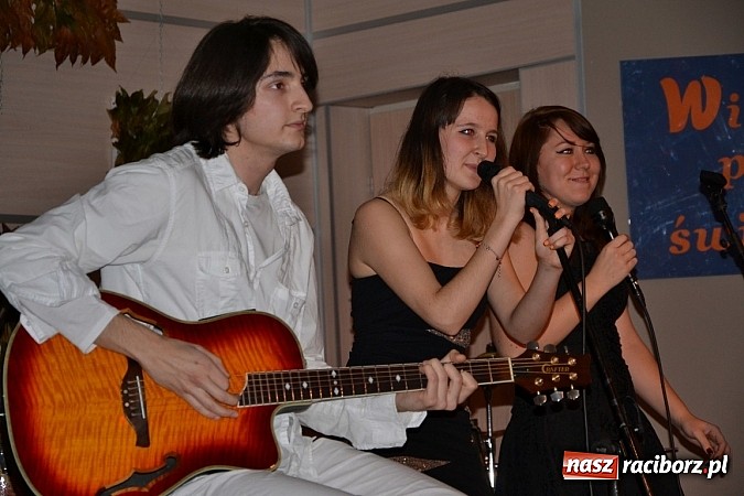 Zdjęcie w galerii na portalu naszraciborz.pl: Jesienny wieczór przy świecach wiadomości z regionu