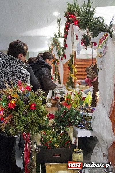 Zdjęcie w galerii na portalu naszraciborz.pl: W Pietrowicach Wielkich adwent rozpoczęto kiermaszem bożonarodzeniowym wiadomości z regionu